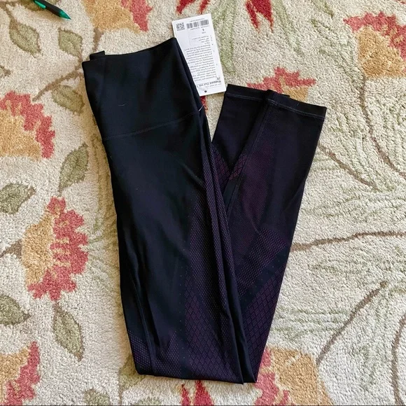 NWT Lululemon Mapped Out High Rise Tight - Picture 2 of 5